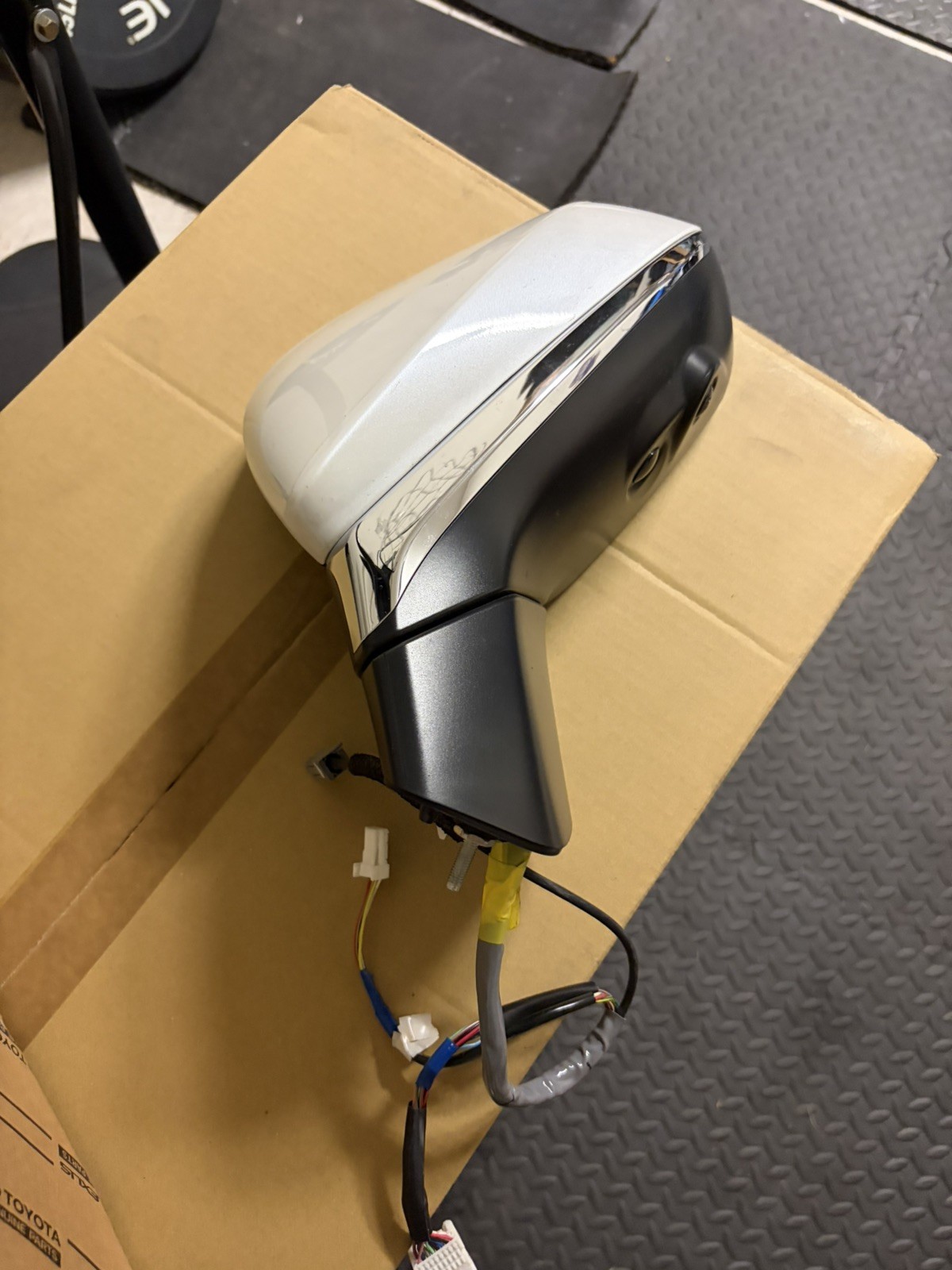 2023-2025 LEXUS RX350 LEFT MIRROR W/ CAMERA 87940-F6041-A0 OEM WHITE