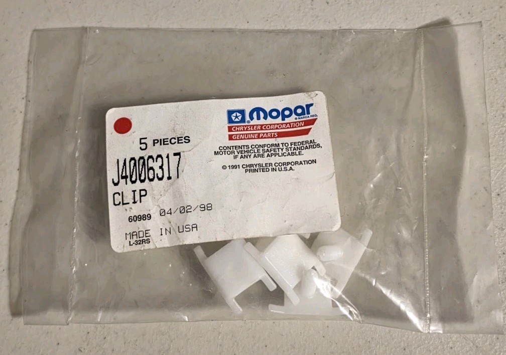 MOPAR J4006317 CLIP (Pack of 5) NOS 1998