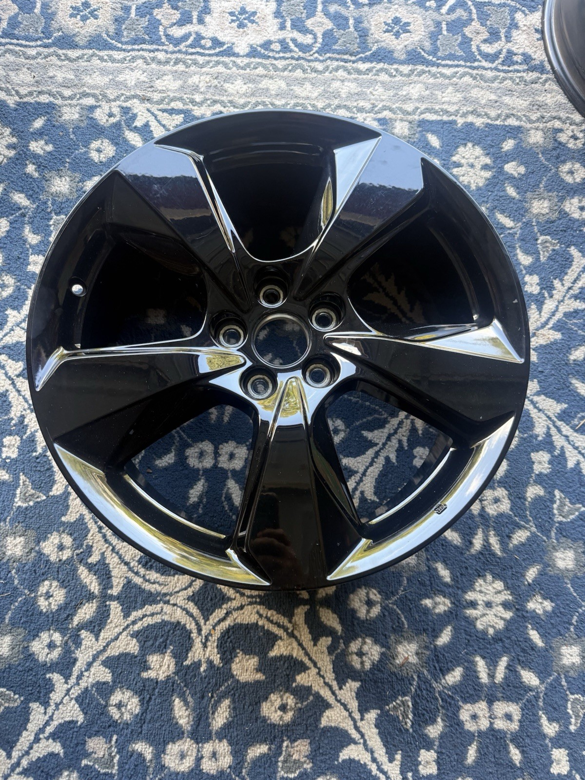 Used Wheel fits: 2021 Honda Passport 20x8-1/2 5 spoke black Grade A Used Wheel fits: 2021 Honda Passport 20x8-1/2 5 spoke black Grade A