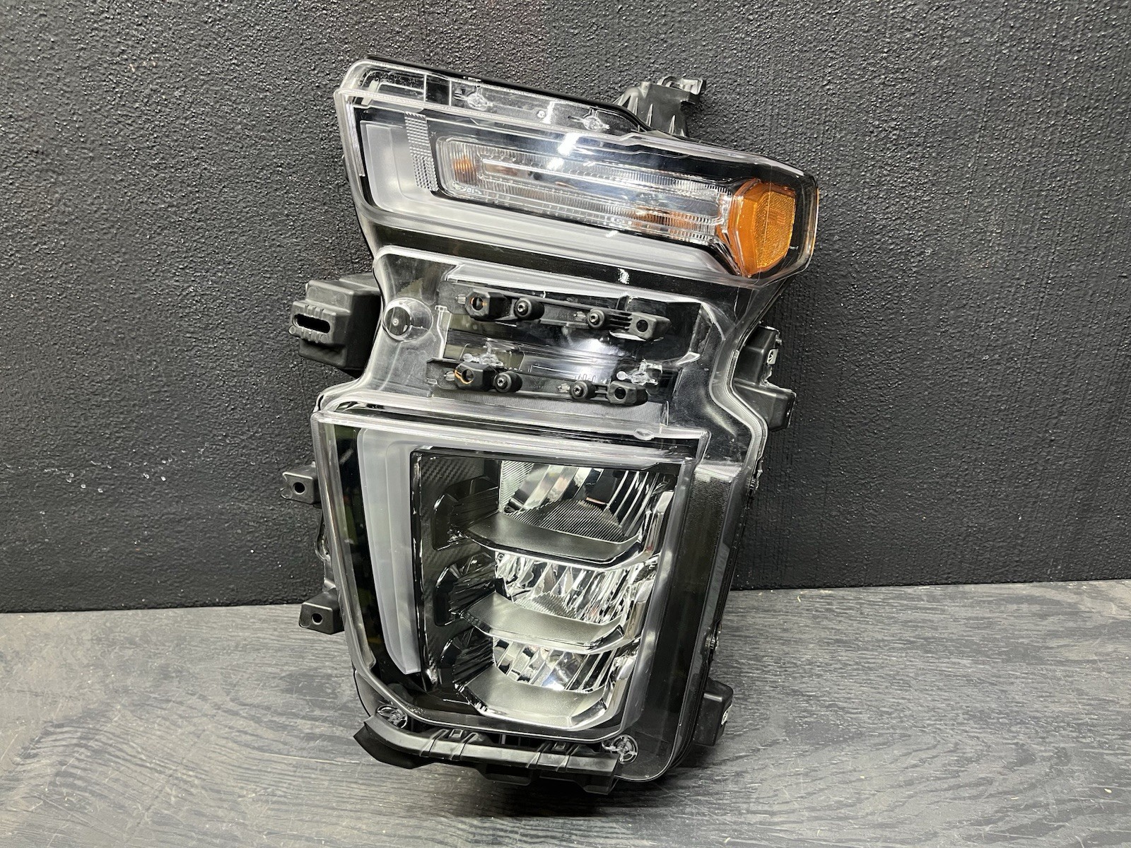 2020-2023 Chevy Silverado 2500 Headlight LH OEM 