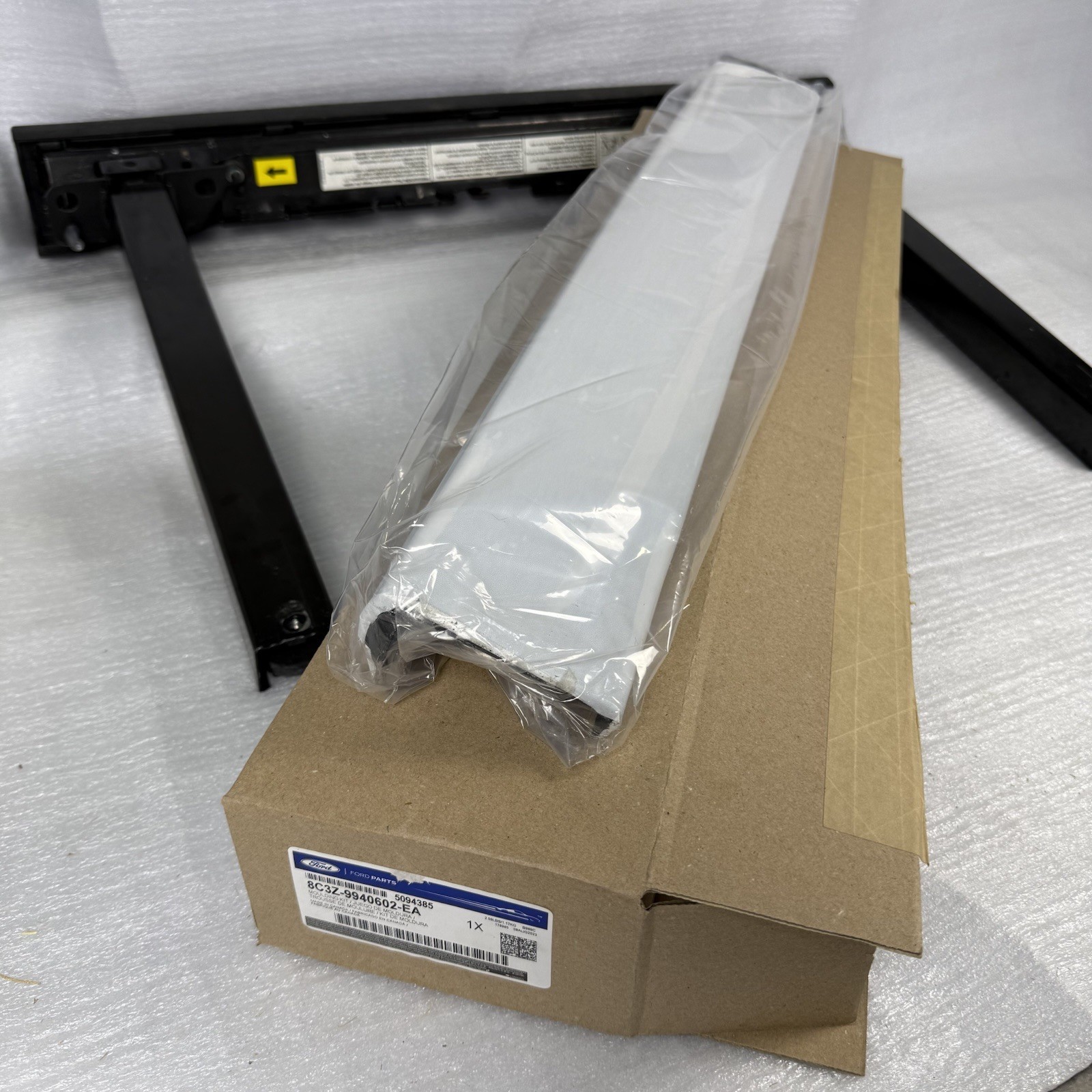 2011 - 2016 F250 F350 Tailgate Step OEM Ford Tailgate Step Assy 8C3Z99402A48AA