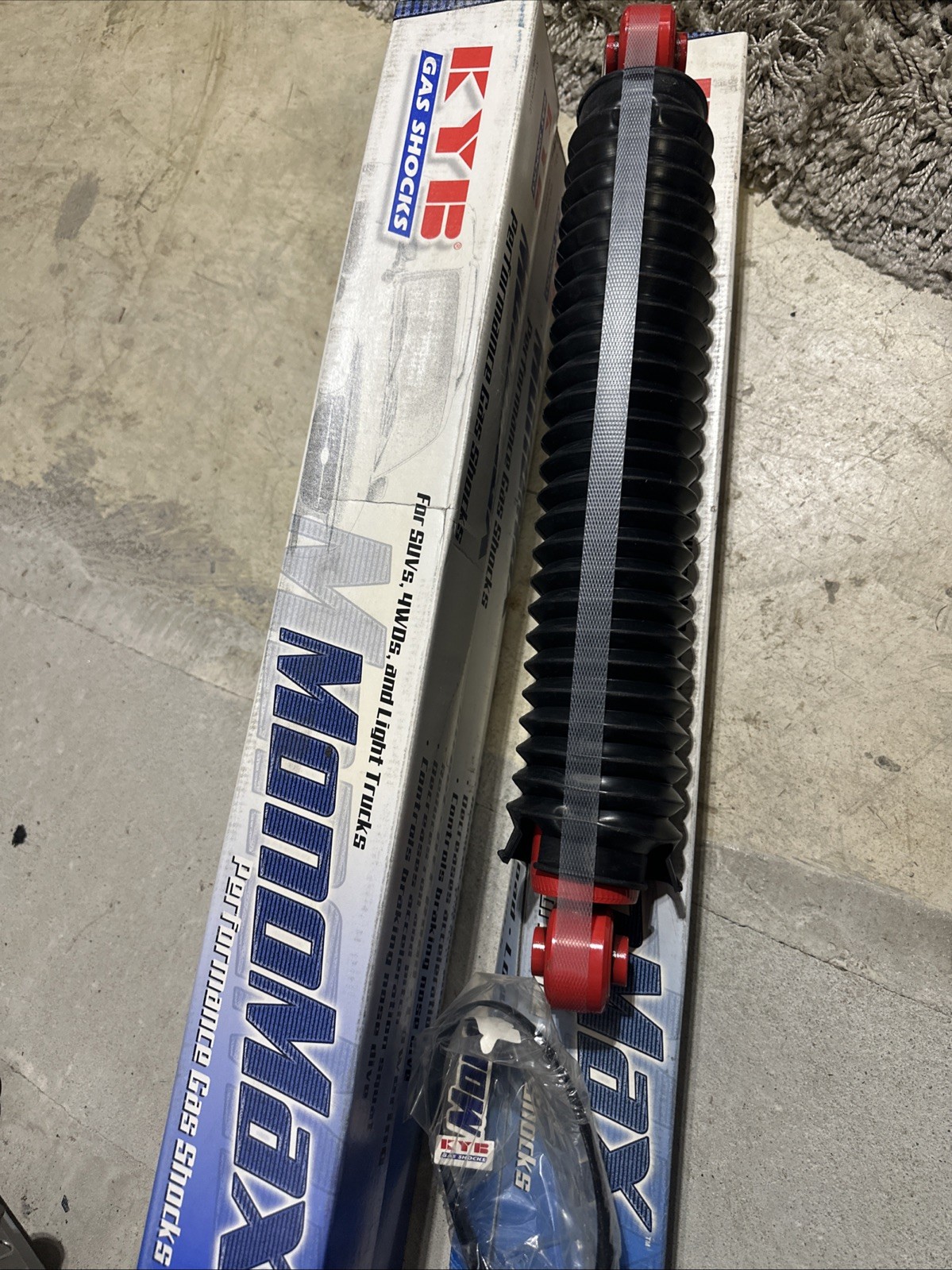 Made in JAPAN Rear MonoMax KYB Shock 565016 Max Monotube Chevy Dodge RWD