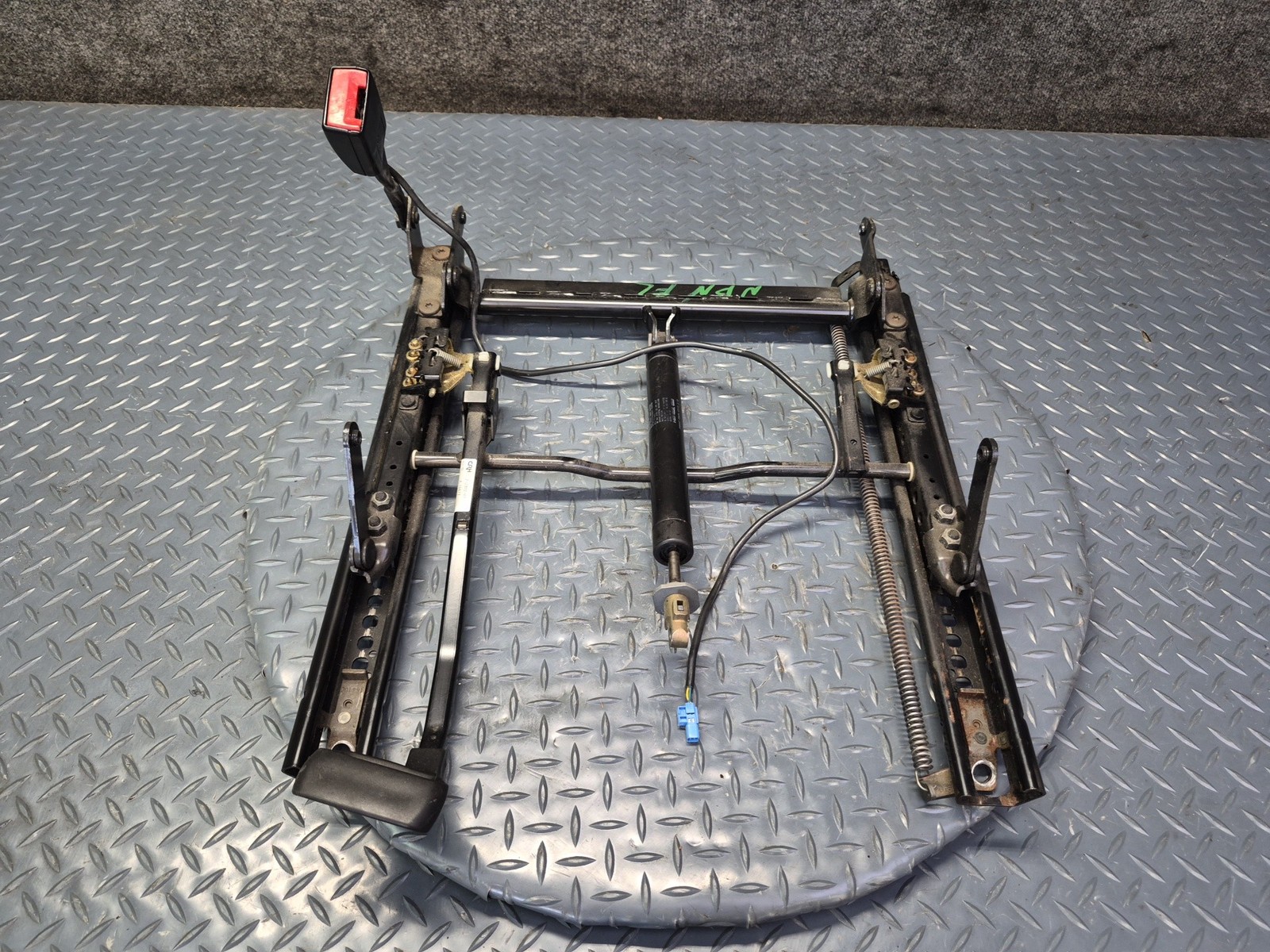 1999-2005 PORSCHE 911 996 FRONT LEFT SEAT LOWER FRAME TRACK RAIL
