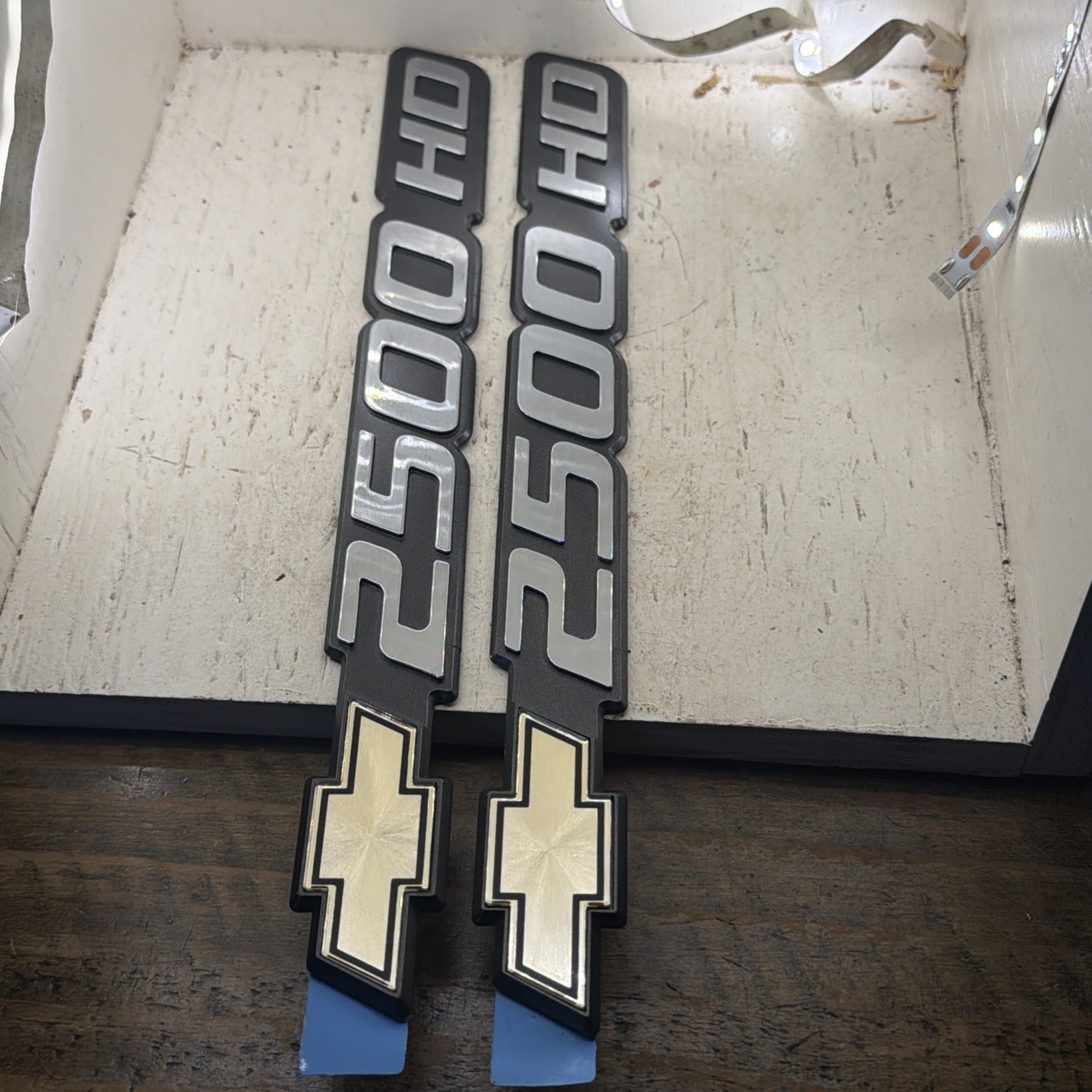 2-NOS OEM GM 15707431 Front Door Side Emblem 2500HD Bowtie Silverado 2001-07