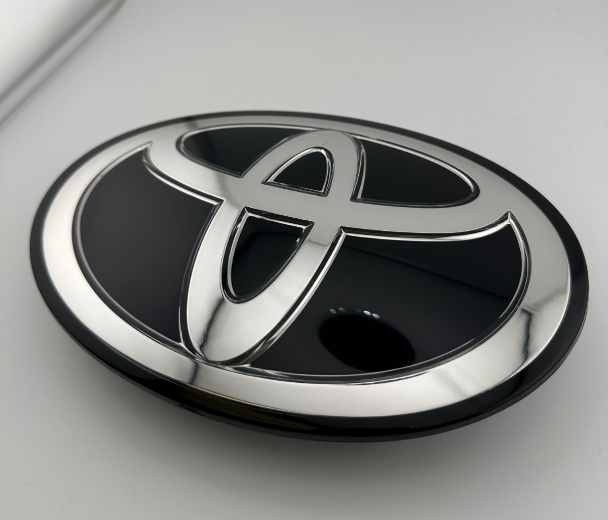 2019-2021 Toyota Tundra Front Grille Radar Compatible Emblem Logo 9097502159