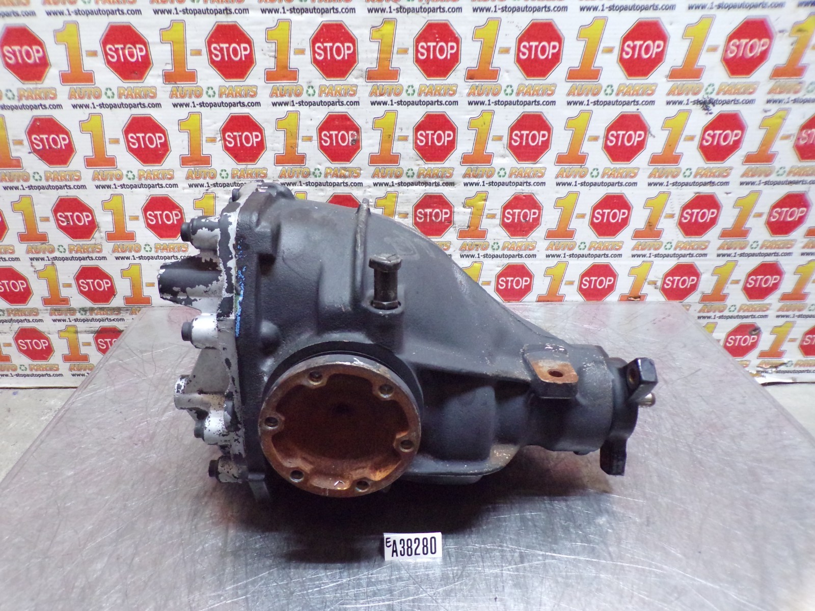00-03 MERCEDES BENZ S430 REAR AXLE DIFFERENTIAL CARRIER ASSEMBLY 2203502214 OEM 00-03 MERCEDES BENZ S430 REAR AXLE DIFFERENTIAL CARRIER ASSEMBLY 2203502214 OEM